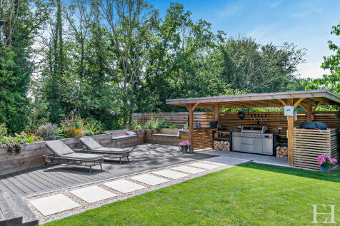 8659147-exteriorW...