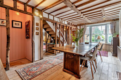8658492-interiorW...