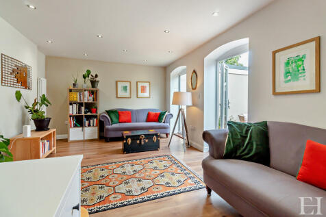 8658492-interiorW...