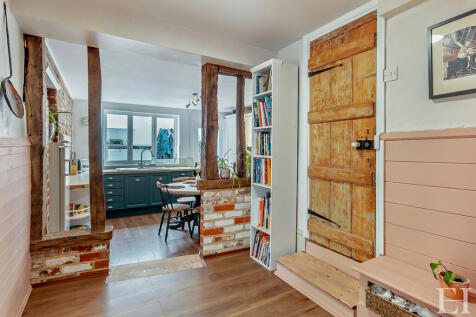 8658492-interiorW...