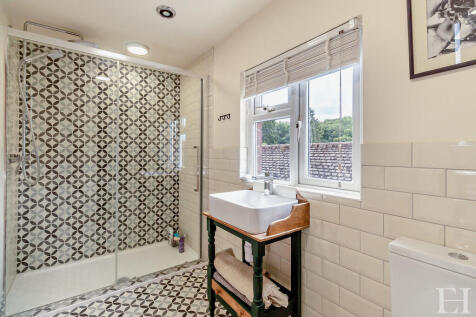 8658492-interiorW...