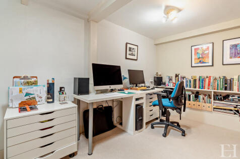 8658492-interiorW...