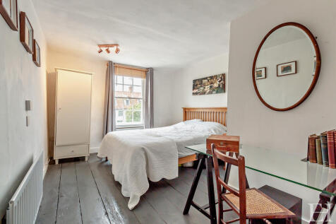 8658492-interiorW...