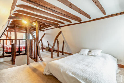 8658492-interiorW...