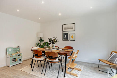 8660161-interiorW...