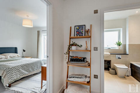 8660161-interiorW...