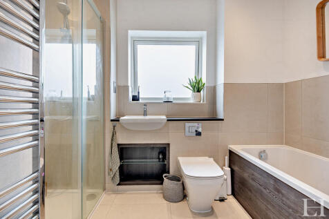 8660161-interiorW...