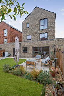 8660161-exterior0...