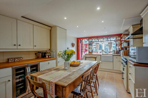 8663375-interiorW...