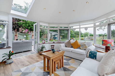 8657340-interior1...