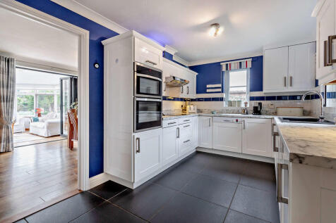 8657340-interior1...