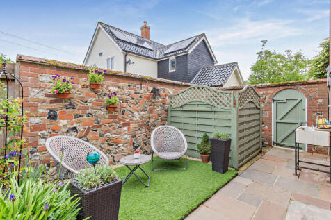 8657340-exterior0...