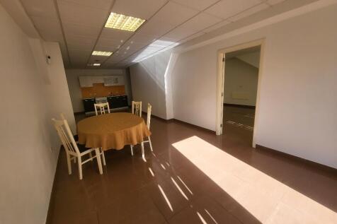 Living room / dining