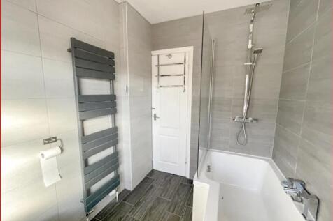 Lrg_Bathroom-2