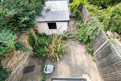 Private courtyard