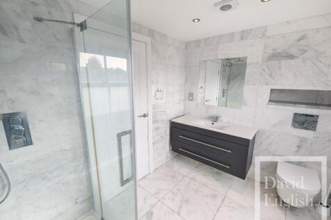 Two bathrooms &#43; WC