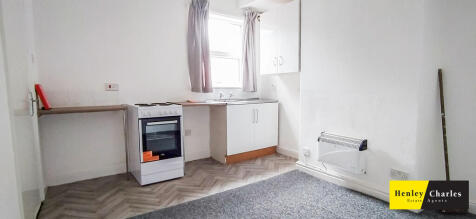 Kitchen with Livi...