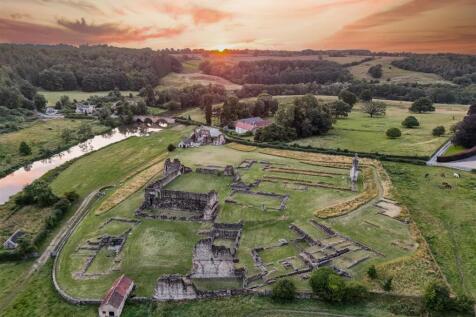 Kirkham-Abbey-(1).jpg
