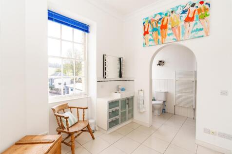 Family shower room