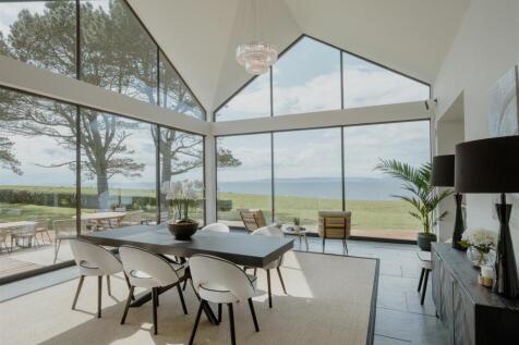 Breakfast/dining area