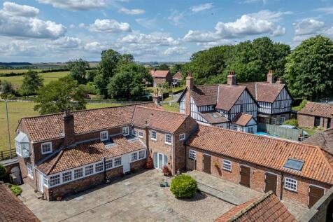 3.  DJI_0957-HDR Courtyard.jpg