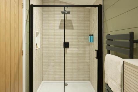 The Beachfront - En suite Shower Room