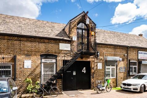 Mile End Rd 88 Unit 5  Low Res 13.jpg