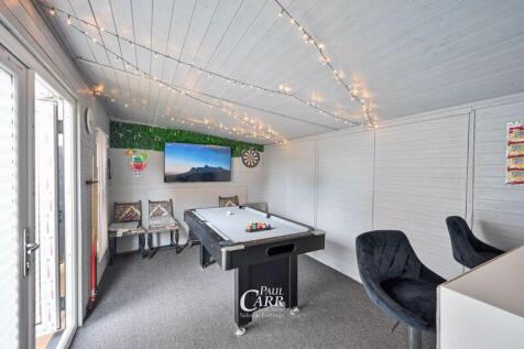 Summerhouse / Bar