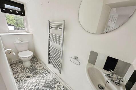 First Floor Cloakroom