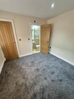 WhatsApp Image 2025-11-16 at 12.47.27 (5).jpeg