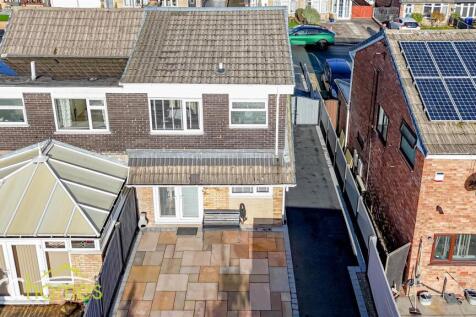 dji_fly_20251113_123038_0044_1763045042834_photo.J