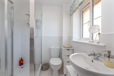 Ensuite shower ro...
