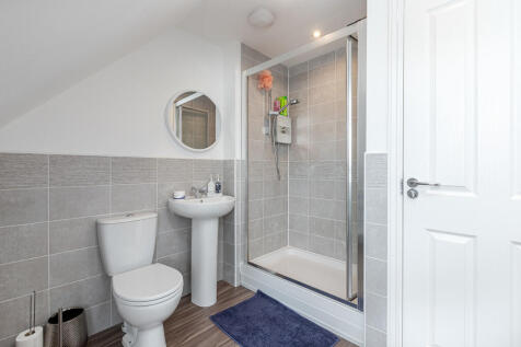 En-suite shower r...