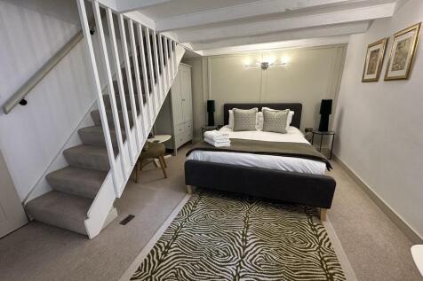 Main bedroom