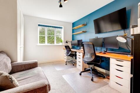Bedroom 2 / Office