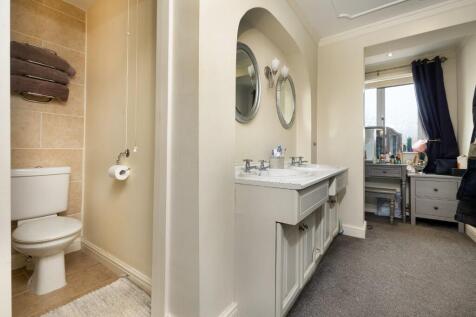 Dressing/En Suite