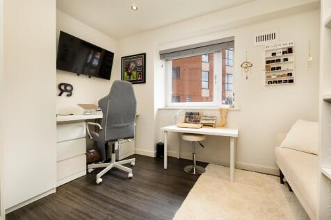 Bedroom 2 / Office