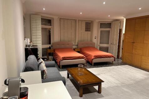 2 double beds