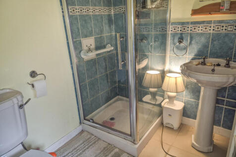 SHOWER ROOM T202508211041.jpg