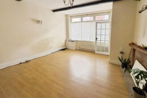 40cb60e9-EGERTON-12 T202510141657.jpg