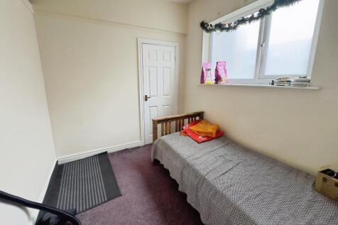 4192962b-EGERTON-05 T202510141657.jpg