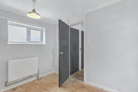 20251120144805 12 Bedroom 2 MAJat T202511201547.jpg