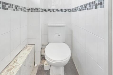 20251120144806 16 Toilet N2Yzj T202511201547.jpg