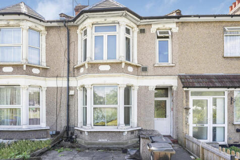 1/2 BED GROUND FLOOR GARDEN FLAT FOR SALE