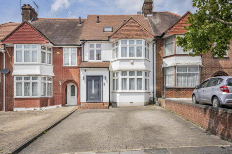 4 bed terraced house for sale Chase Way, Southgat