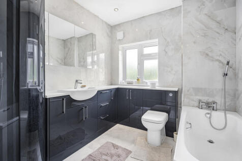 Bath/Shower Room