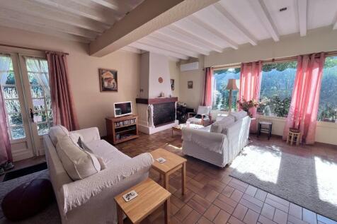 Property Image 4