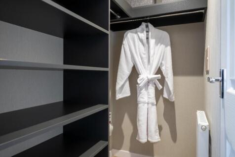Walk-in Wardrobe