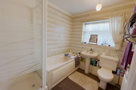 Bathroom.jpg