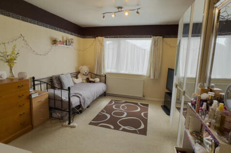 Bedroom 2 2.jpg